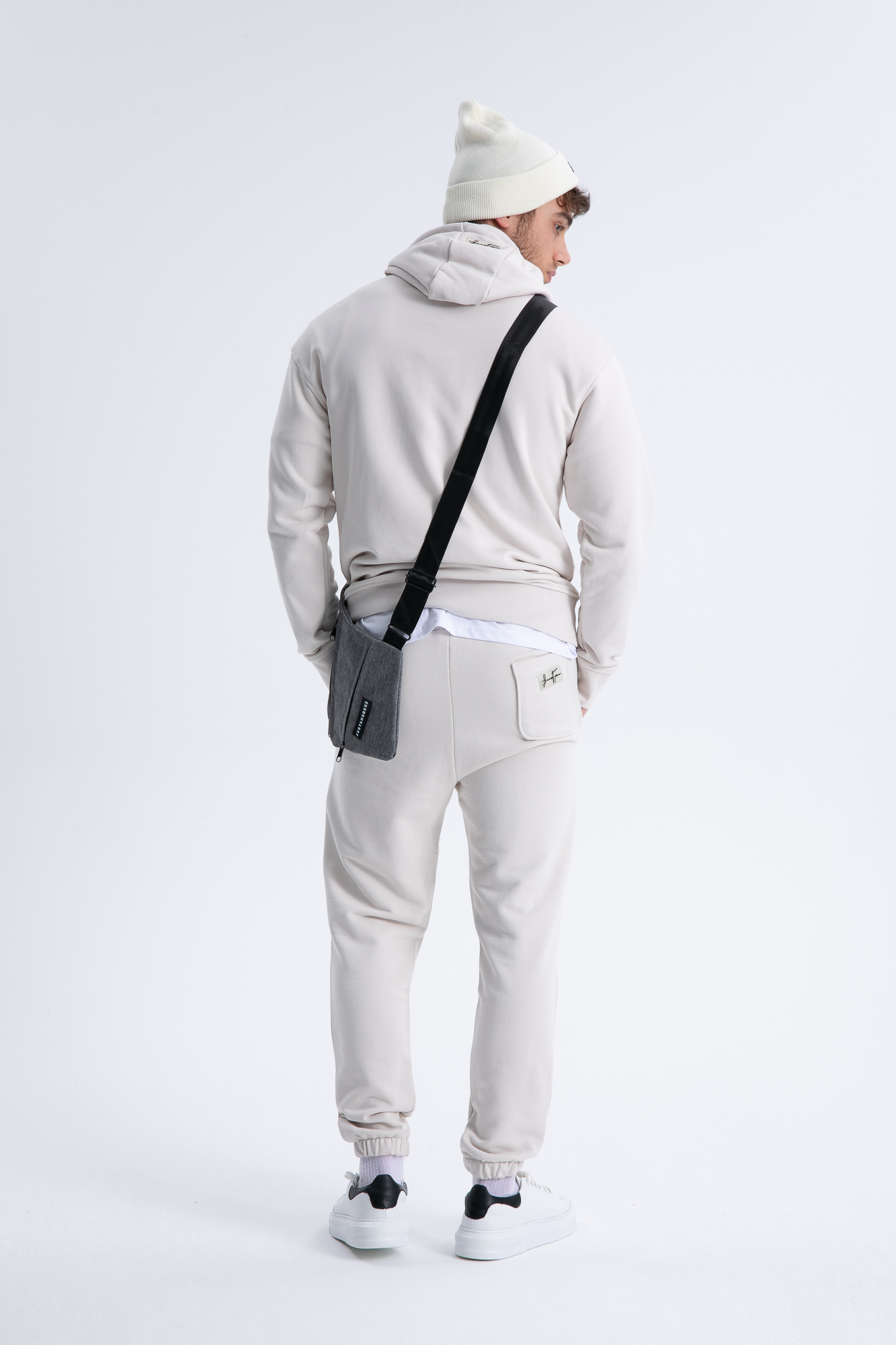 Justan%20Obens%20Essentials%20Beige%20Hoodie