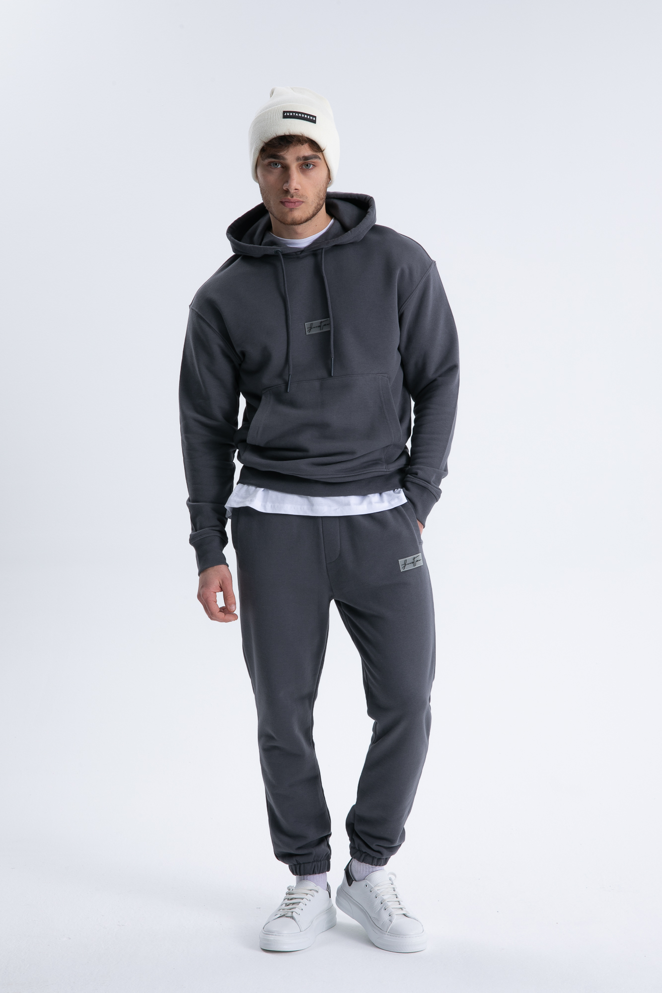 Justan%20Obens%20Essentials%20Anthracite%20Hoodie